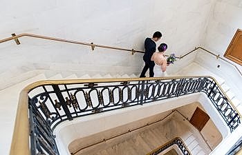 couple getting married at san francisco city hall
