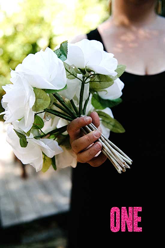 Kitschy Bouquet Tutorial | A Practical Wedding (5)