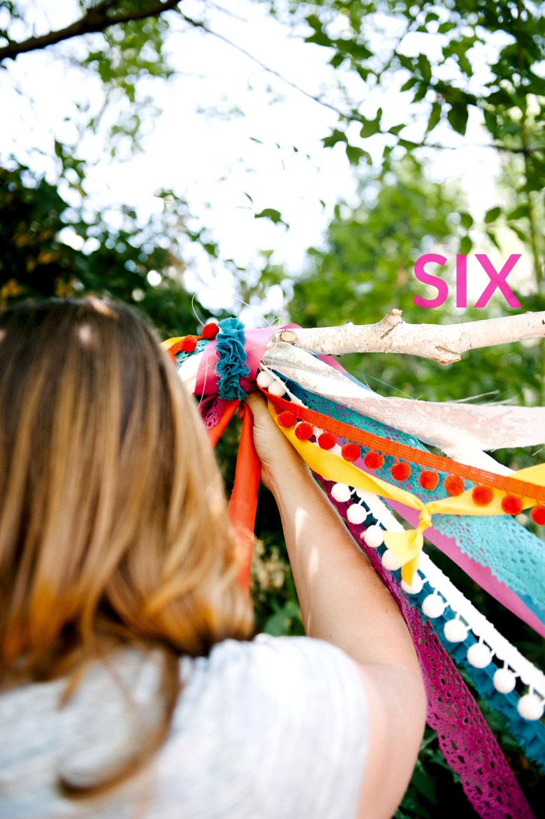 GIRLS INSPIRED WEDDING ARCH | A PRACTICAL WEDDING