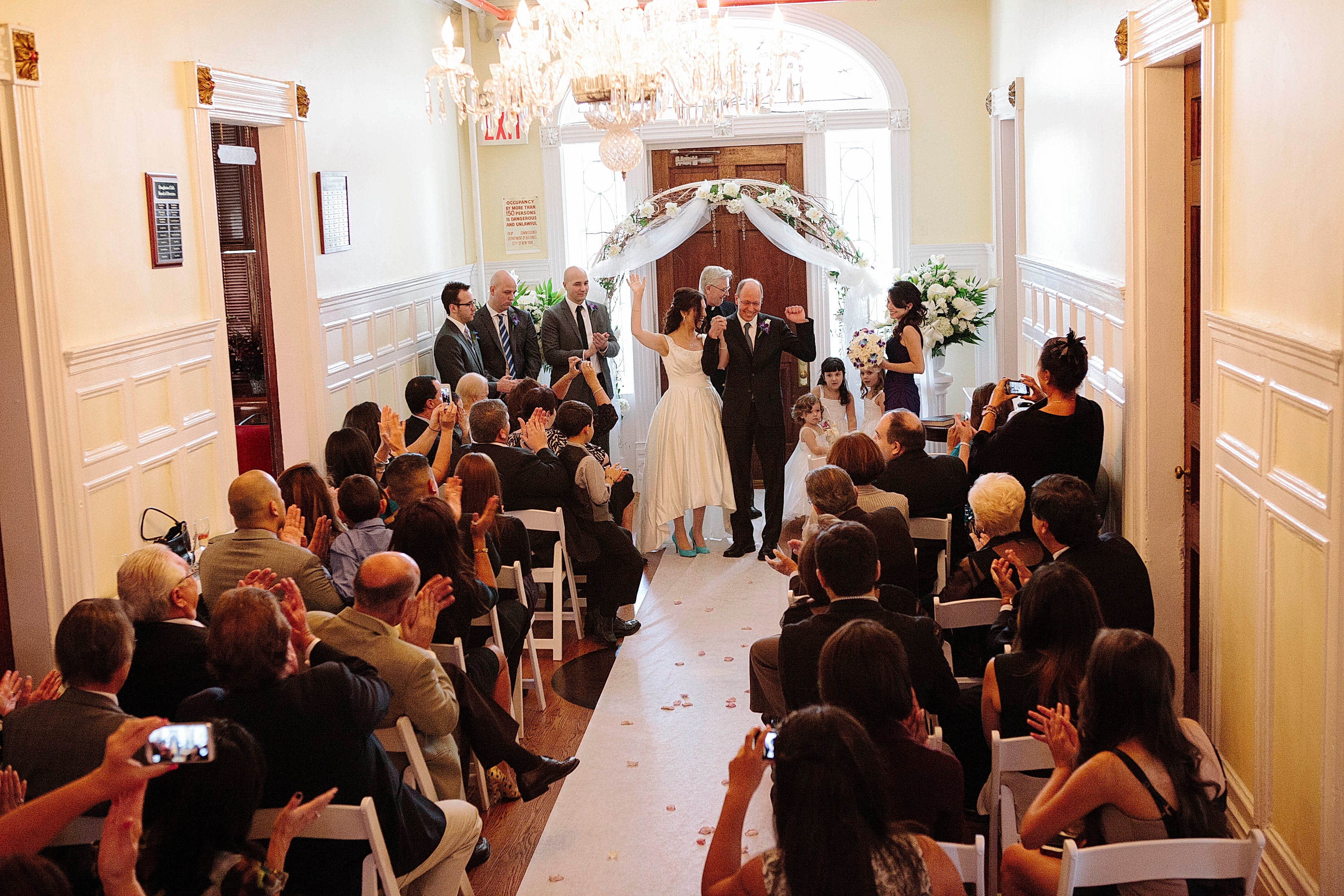 How We: Planned a $6,500 Restaurant Wedding in Queens, NY | A Practical Wedding (16)