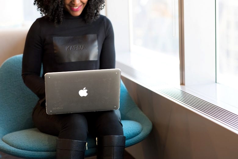 woman working on computer