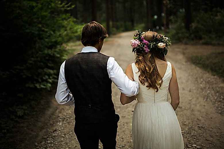 Megan and Andy's Tierra Retreat Center wedding in Leavenworth, Washington. Photos by Atlas & Elia Photography