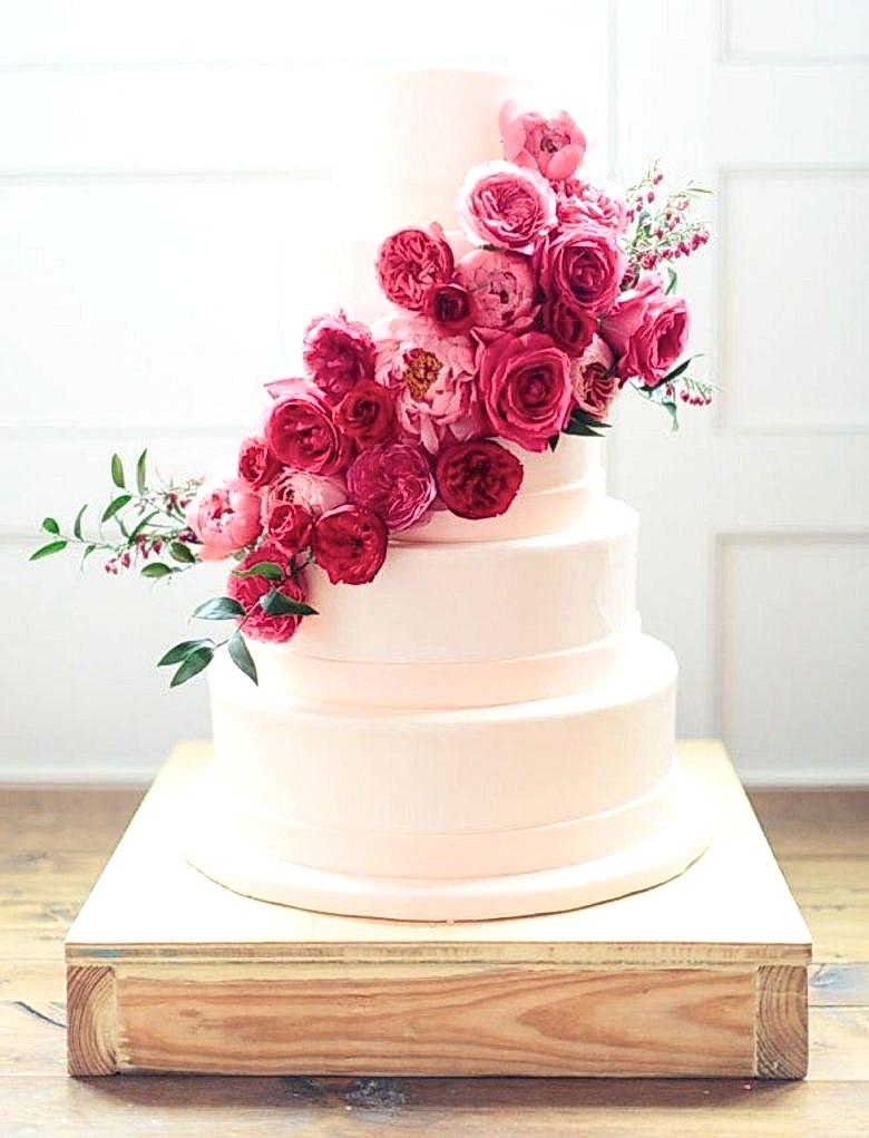 roses on a wedding cake