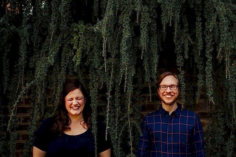 couple in engagement photos 