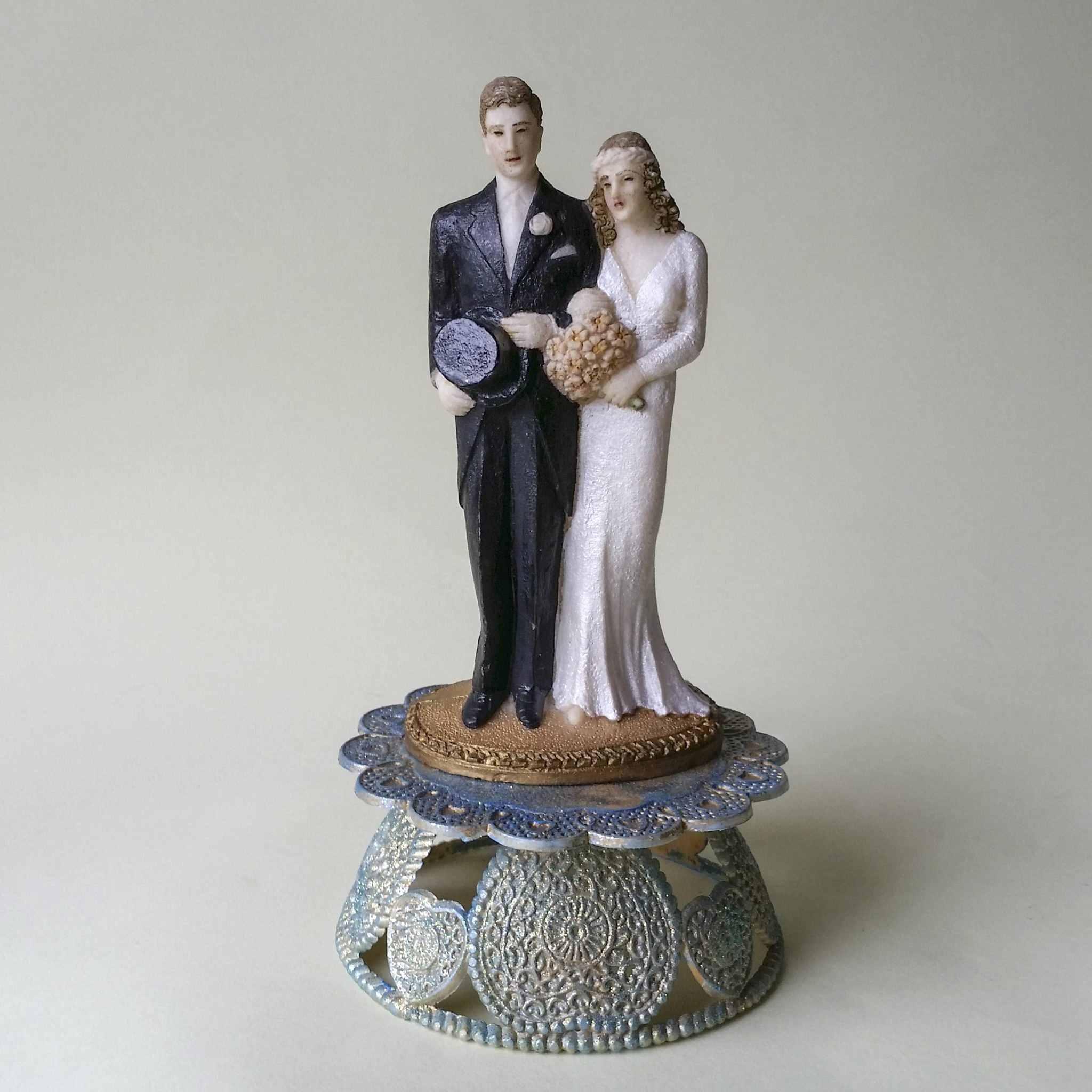 1930s couple salt pressed wedding cake topper
