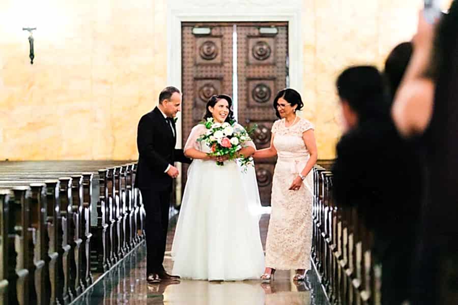 A bride and her parents end this wedding processional order