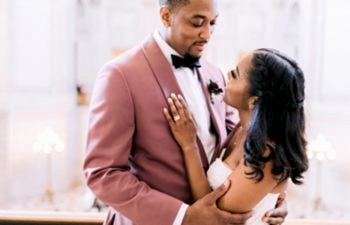 A wedding couple embracing one another in an Apollo Fotografie image