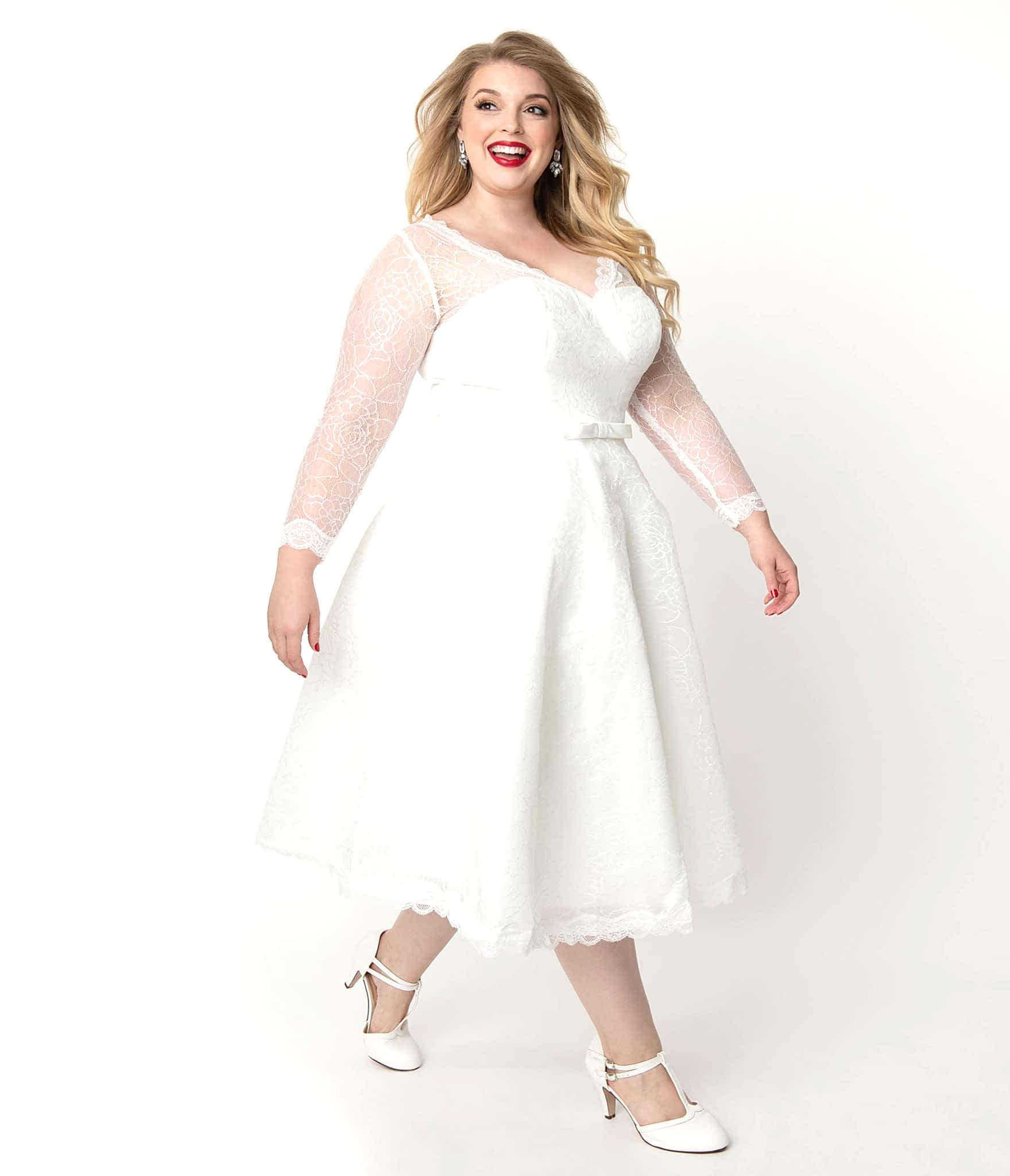 short plus size vintage style wedding dress