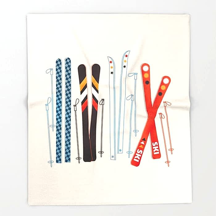 throw blanket printed with illustrated skis