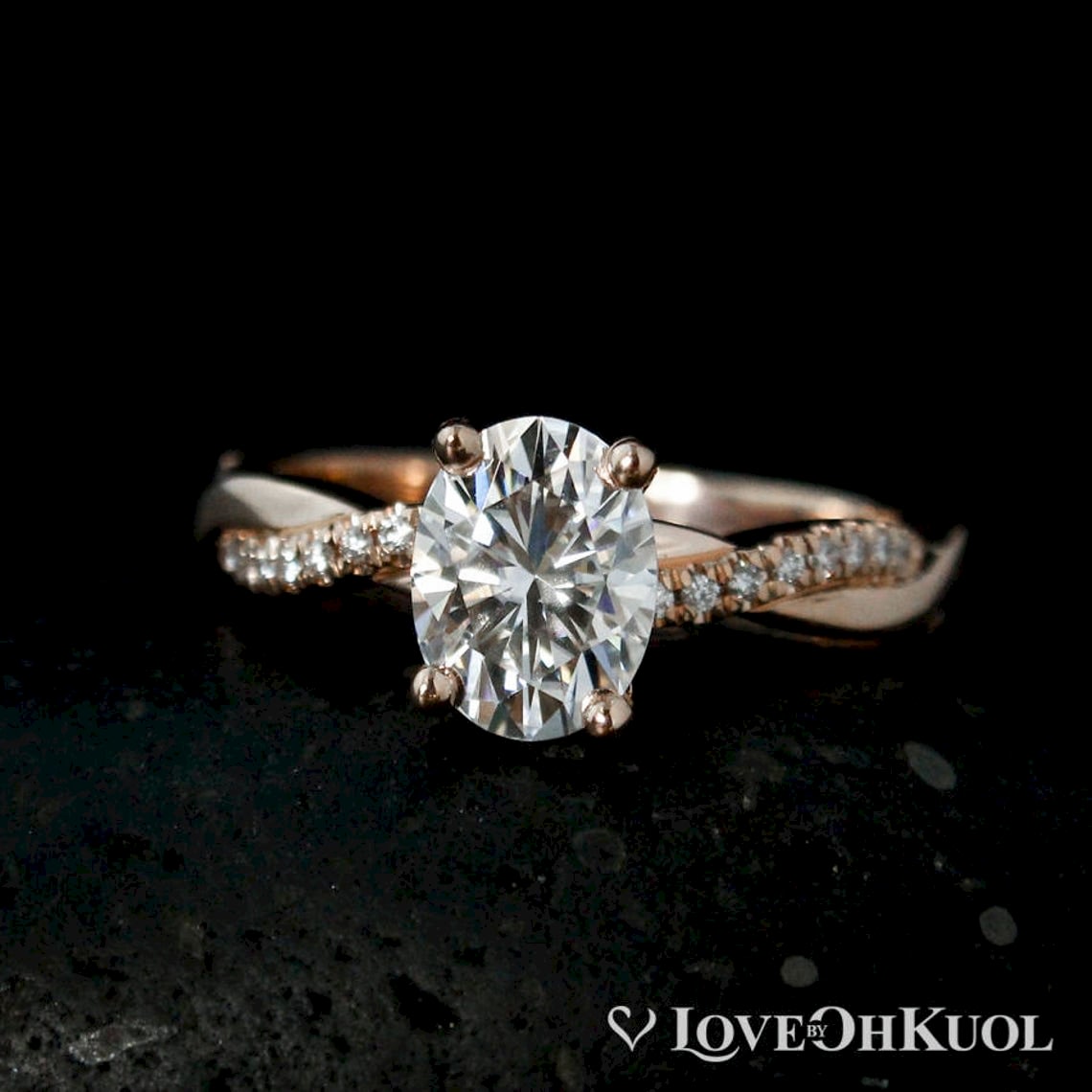 oval moissanite ring