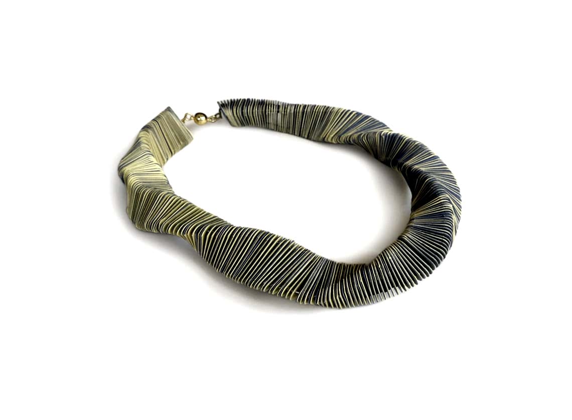 paper necklace